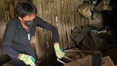 imari-handyman-eco-fujita-sorting-trash-from-the-barn